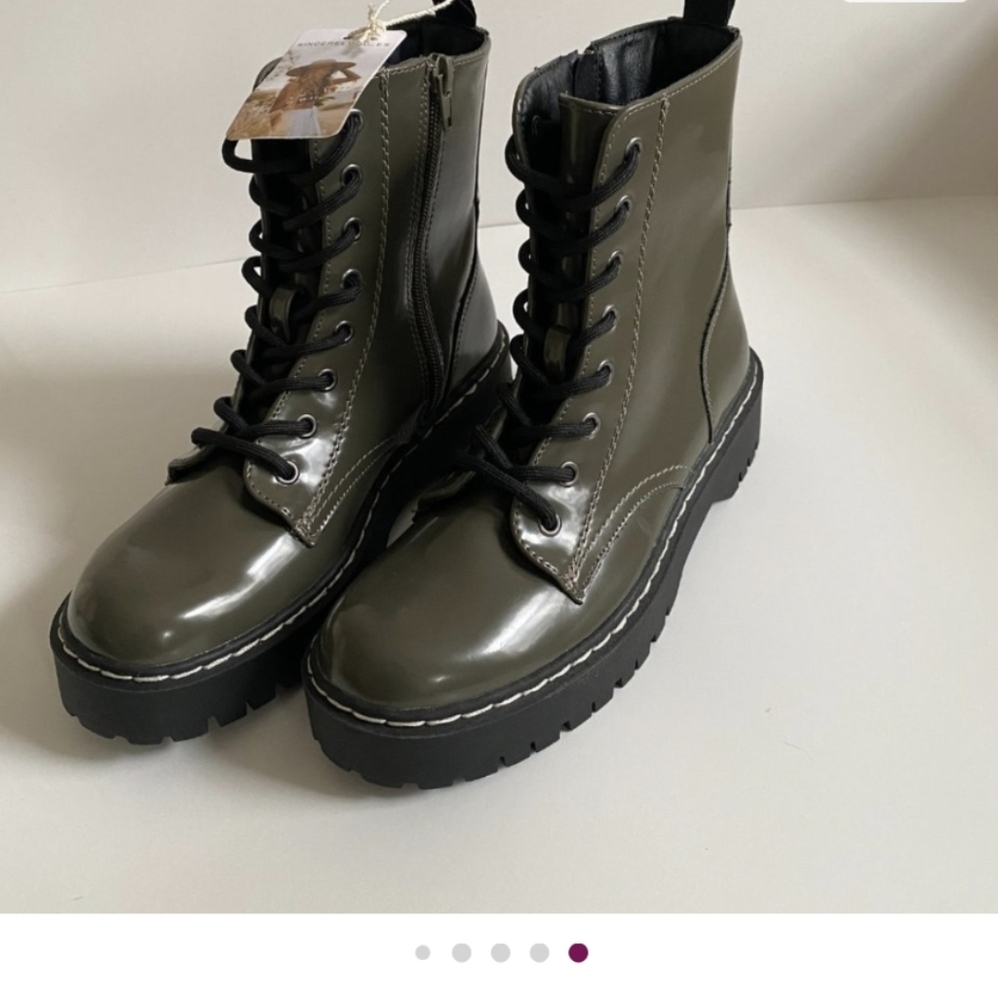 New Sincerely Jules Glossy Olive Combat Boots